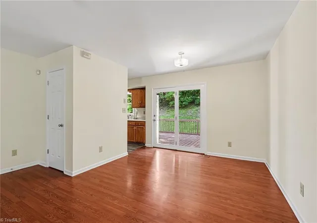 Photo 3 of Sale Pending at 627 Woodland Cir, Asheboro, NC 27203 | MLS# 1229809 | Listing updated on 2026-09-30