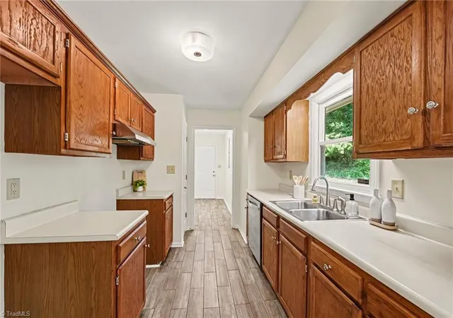 Photo 4 of Sale Pending at 627 Woodland Cir, Asheboro, NC 27203 | MLS# 1229809 | Listing updated on 2026-09-30
