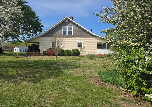 4th image of 2729 Asbury Rd, Mount Airy, NC 27030 | MLS# 1217761