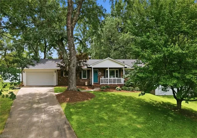 Photo 3 of Sale Pending at 1008 Augusta Ct, Kernersville, NC 27284 | MLS# 1233983 | Listing updated on 2026-09-02