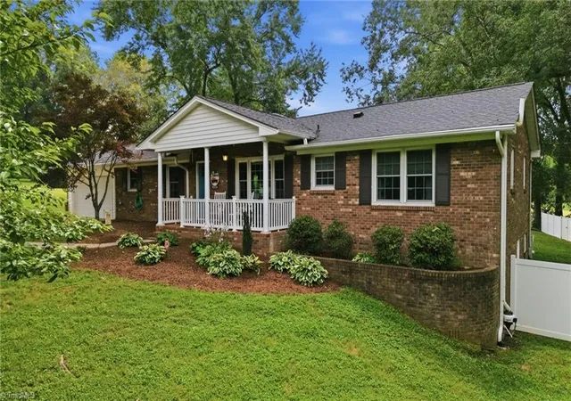 Photo 3 of Sale Pending at 1008 Augusta Ct, Kernersville, NC 27284 | MLS# 1233983 | Listing updated on 2026-09-02