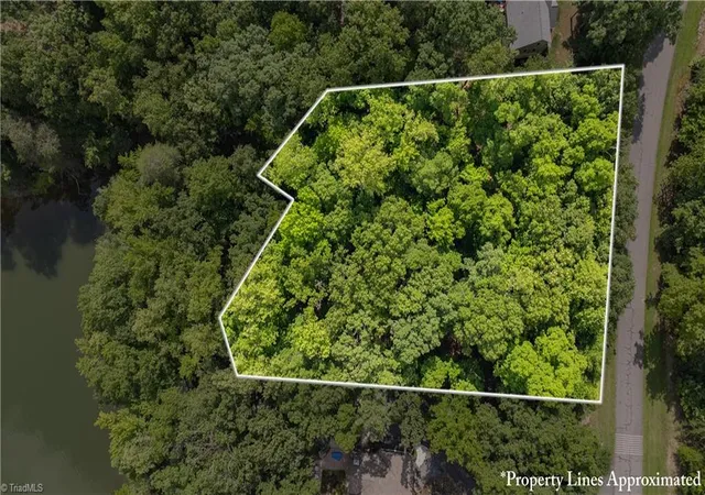 2nd image of 1006 Rocky Cove Ln, Denton, NC 27239 | MLS# 1227916