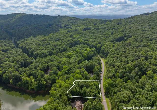 3rd image of 1006 Rocky Cove Ln, Denton, NC 27239 | MLS# 1227916