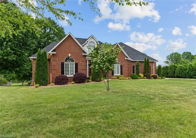 Photo 2 of Single family home for sale at 139 Morning Dove Ln, Statesville, NC 28625 | MLS# 1219120 | Listing updated on 2026-09-28