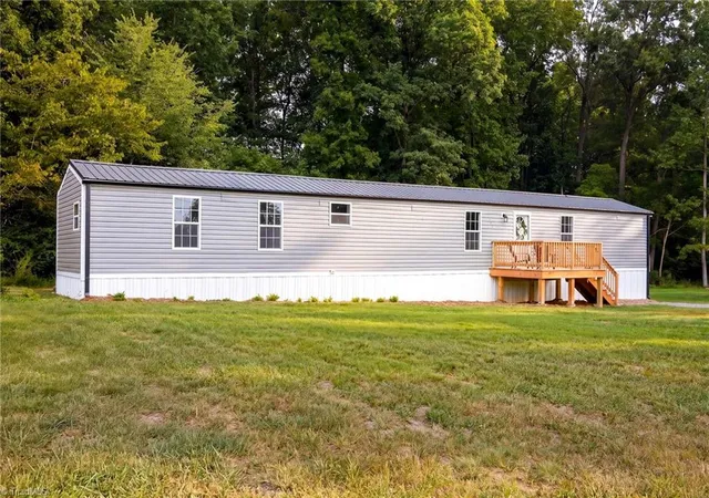 1st image of 262 Glendale Ave, Thomasville, NC 27360 | MLS# 1233132