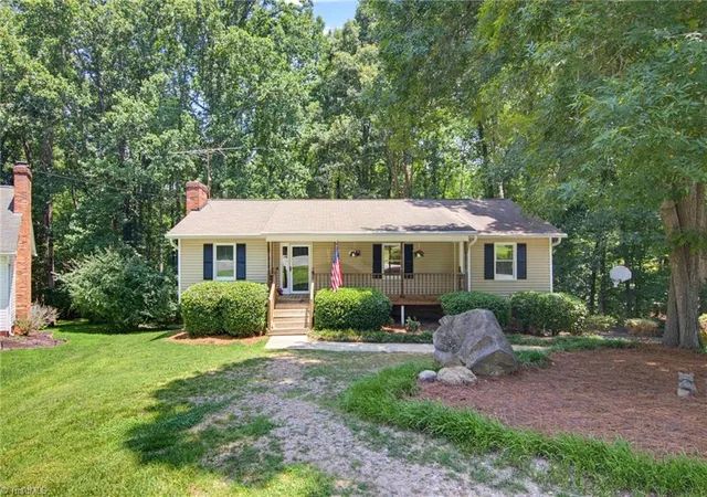 Homes for sale in Clemmons, NC | 370 Tamworth Dr, Clemmons, NC 27012 | MLS# 1226748