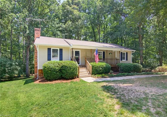 Homes for sale in Clemmons, NC | 370 Tamworth Dr, Clemmons, NC 27012 | MLS# 1226748