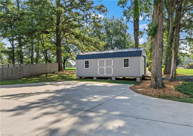 Photo 4 of Sale Pending at 355 Jerusalem Rd, Lexington, NC 27292 | MLS# 1228022 | Listing updated on 2026-08-15