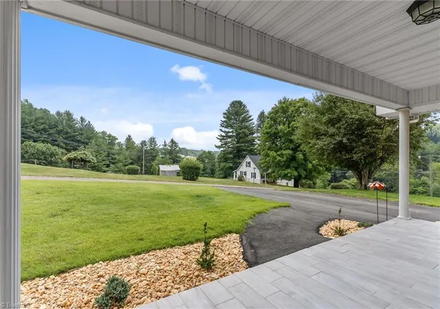 Photo 4 of Single family home for sale at 290 Riverview Dr, Sparta, NC 28675 | MLS# 1228396 | Listing updated on 2026-07-27