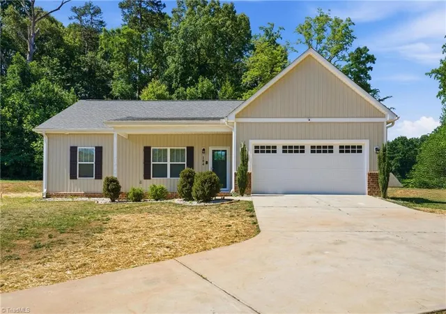 Photo 1 of Single family home for sale at 184 Watering Trough Rd, Statesville, NC 28677 | MLS# 1222029 | Listing updated on 2026-08-13