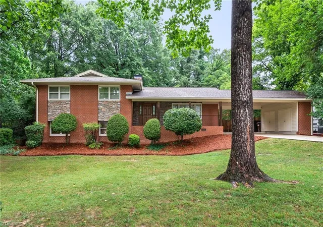 Photo 1 of Single family home for sale at 1116 Wynnewood Ave, High Point, NC 27262 | MLS# 1228497 | Listing updated on 2026-09-16