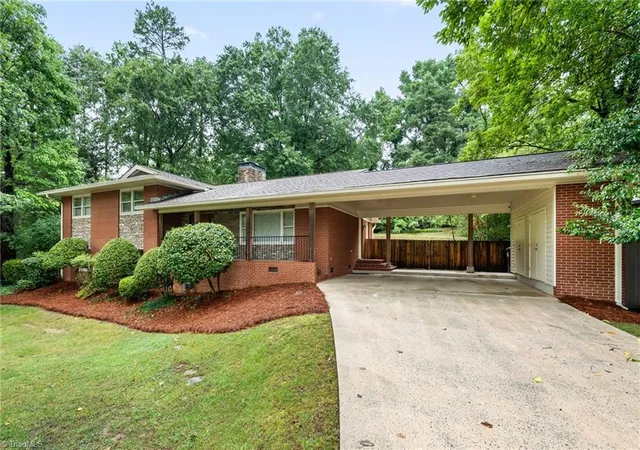 Photo 3 of Single family home for sale at 1116 Wynnewood Ave, High Point, NC 27262 | MLS# 1228497 | Listing updated on 2026-09-16