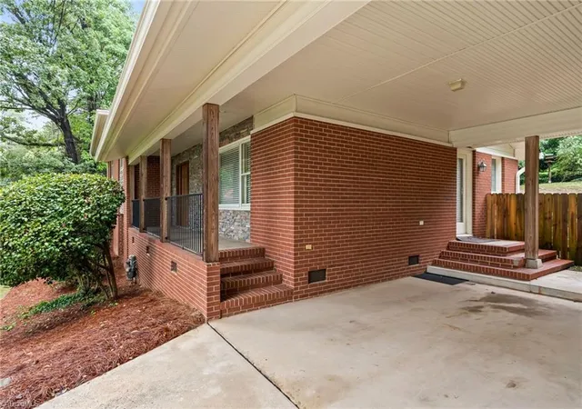 Photo 3 of Single family home for sale at 1116 Wynnewood Ave, High Point, NC 27262 | MLS# 1228497 | Listing updated on 2026-09-16