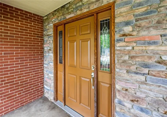 Photo 4 of Single family home for sale at 1116 Wynnewood Ave, High Point, NC 27262 | MLS# 1228497 | Listing updated on 2026-09-16