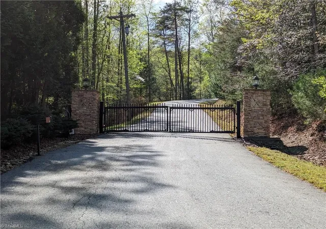 Homes for sale in Mc Grady, NC | Tbd Sutters Ridge Rd #Lot 94, Mc Grady, NC 28649 | MLS# 1214382