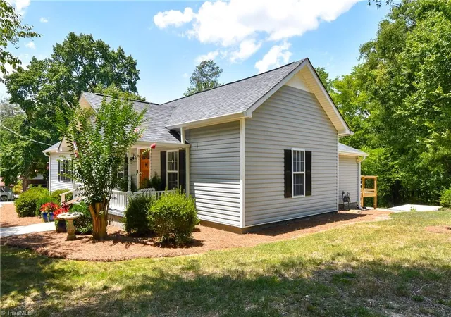 2nd image of 681 Sanford Ave, Mocksville, NC 27028 | MLS# 1227295
