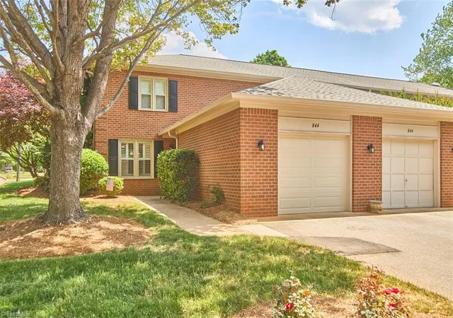 Photo 1 of Single family home for sale at 844 Brookleigh Ct, Winston Salem, NC 27104 | MLS# 1217115 | Listing updated on 2026-09-07