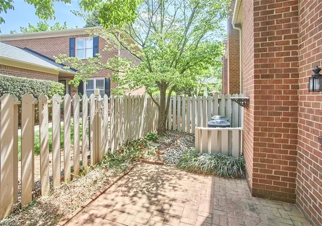 Photo 2 of Single family home for sale at 844 Brookleigh Ct, Winston Salem, NC 27104 | MLS# 1217115 | Listing updated on 2026-09-07