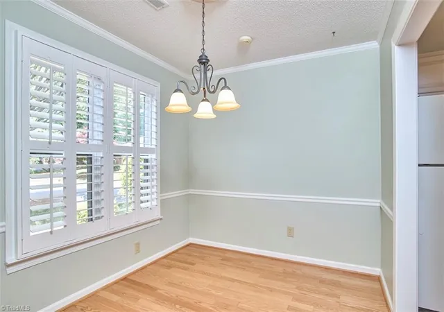 Photo 3 of Single family home for sale at 844 Brookleigh Ct, Winston Salem, NC 27104 | MLS# 1217115 | Listing updated on 2026-09-07