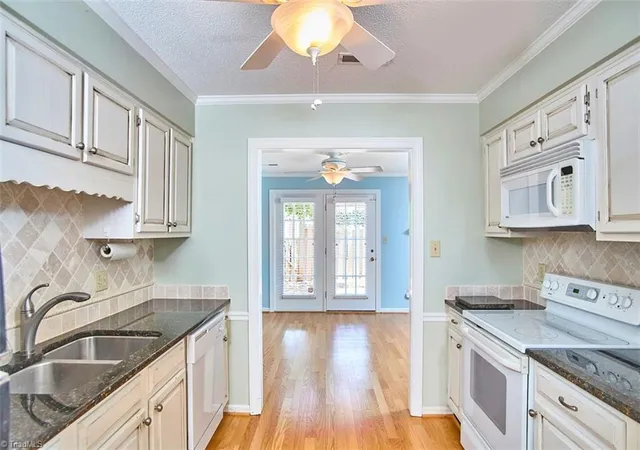Photo 4 of Single family home for sale at 844 Brookleigh Ct, Winston Salem, NC 27104 | MLS# 1217115 | Listing updated on 2026-09-07