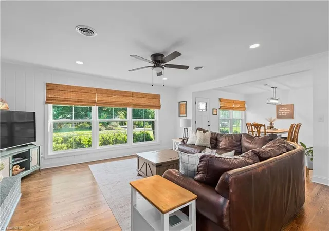 Photo 4 of Sale Pending at 293 Hanes Ln, Lexington, NC 27295 | MLS# 1232874 | Listing updated on 2026-09-30
