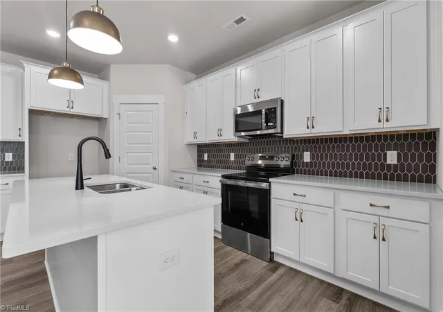 Photo 4 of Single family home for sale at 4104 Lincoln Ml Dr, Mc Leansville, NC 27301 | MLS# 1228555 | Listing updated on 2026-09-15