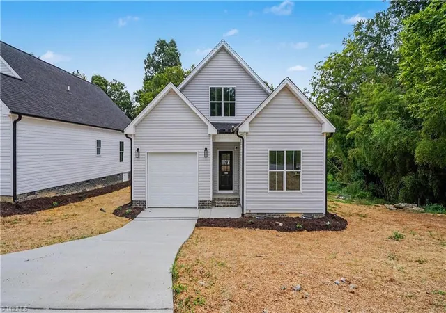 Photo 2 of Single family home for sale at 217 Lansdowne St, High Point, NC 27262 | MLS# 1222060 | Listing updated on 2026-08-28