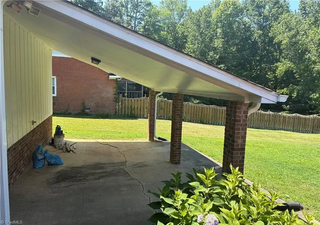 Photo 3 of Single family home for sale at 4704 Chesterton Dr, Greensboro, NC 27406 | MLS# 1230711 | Listing updated on 2026-09-18