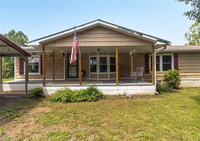 2nd image of 1352 Gravitte Rd, Pilot Mountain, NC 27041 | MLS# 1231592