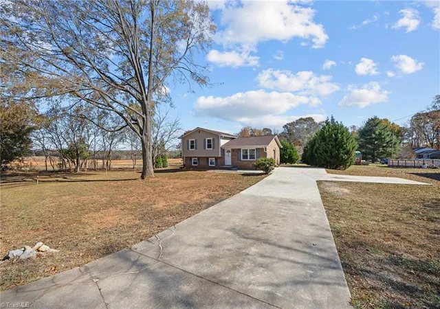 Photo 5 of Single family home for sale at 1547 New Jersey Church Rd, Lexington, NC 27292 | MLS# 1201652 | Listing updated on 2026-08-18