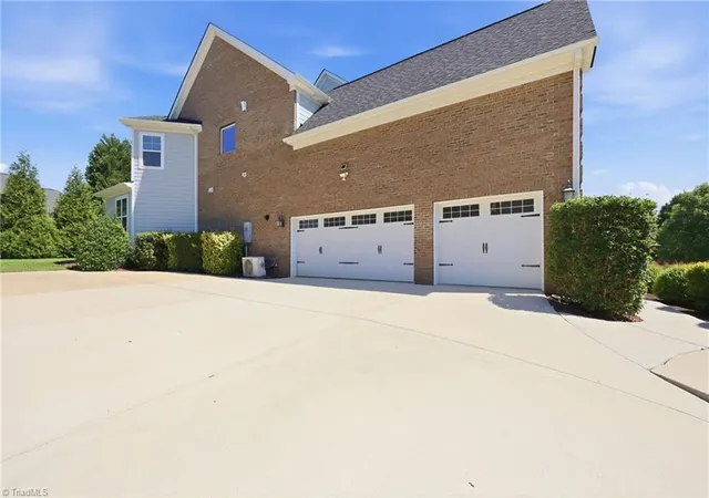 Photo 3 of Single family home for sale at 4403 Bonnie Loch Dr, Burlington, NC 27215 | MLS# 1229849 | Listing updated on 2026-09-18