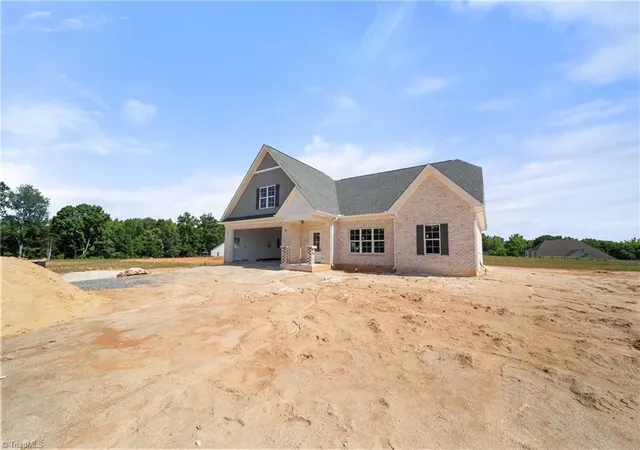 3rd image of 242 Avian Ln, Winston Salem, NC 27127 | MLS# 1223193