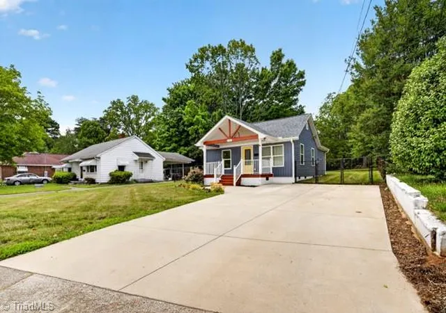 Photo 3 of Single family home for sale at 3720 Carver School Rd, Winston Salem, NC 27105 | MLS# 1226258 | Listing updated on 2026-09-01