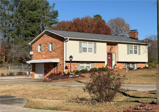 Photo 1 of Single family home for sale at 130 Winchester Dr, King, NC 27021 | MLS# 1214931 | Listing updated on 2026-07-15
