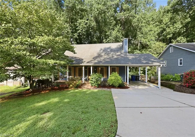 1st image of 4957 Lochraven Dr, Winston Salem, NC 27104 | MLS# 1231785