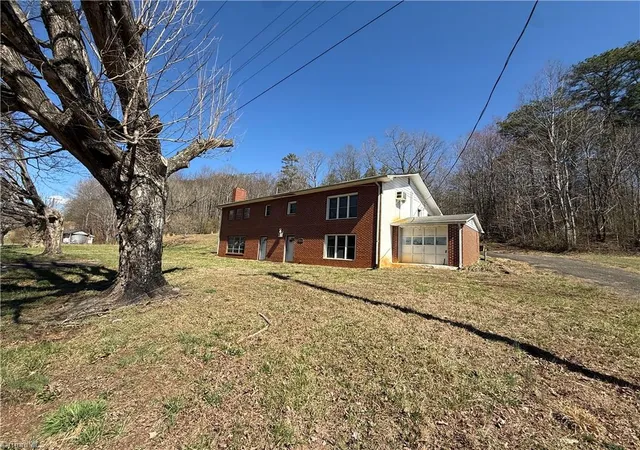 Homes for sale in Mount Airy, NC | 6222 Pine St, Mount Airy, NC 27030 | MLS# 1211876