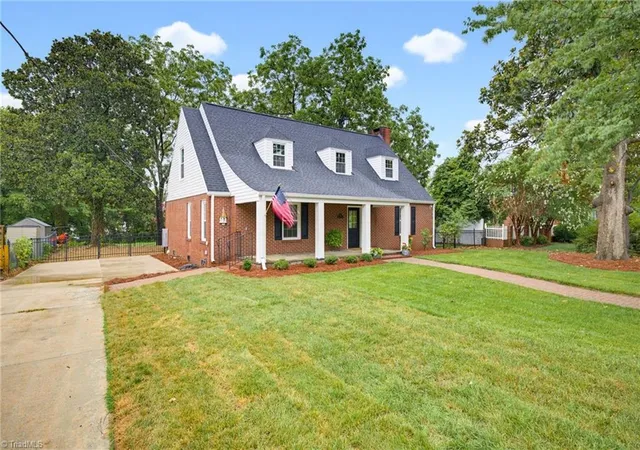 Photo 2 of Sale Pending at 505 Salisbury St, Kernersville, NC 27284 | MLS# 1228769 | Listing updated on 2026-09-18