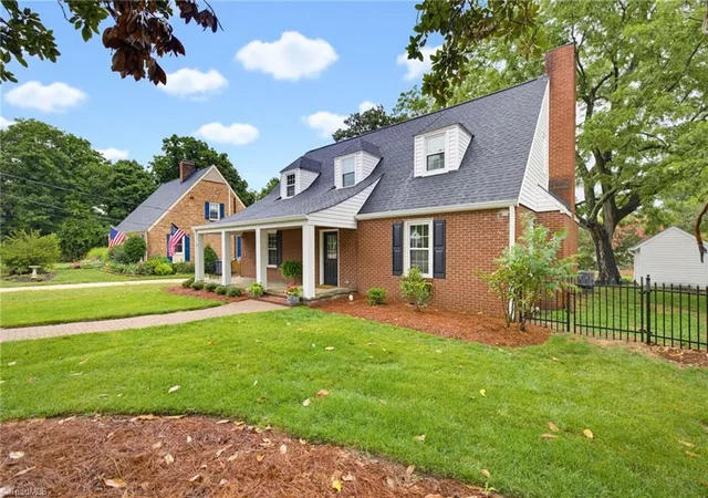 Photo 3 of Sale Pending at 505 Salisbury St, Kernersville, NC 27284 | MLS# 1228769 | Listing updated on 2026-09-18