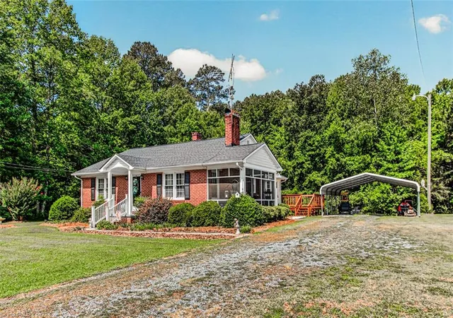 Homes for sale in Troy, NC | 1267 Love Joy Rd, Troy, NC 27371 | MLS# 1227356