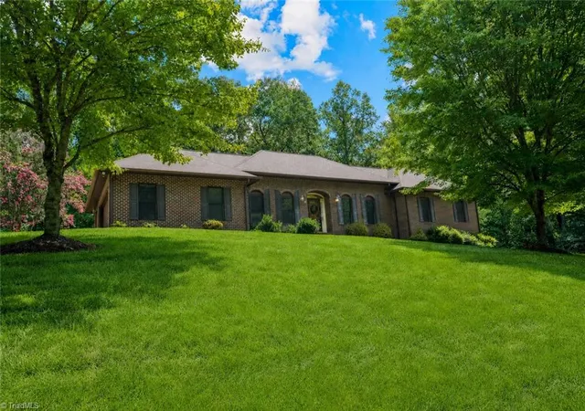 Photo 2 of Single family home for sale at 913 Colonial Hts, North Wilkesboro, NC 28659 | MLS# 1228037 | Listing updated on 2026-07-20