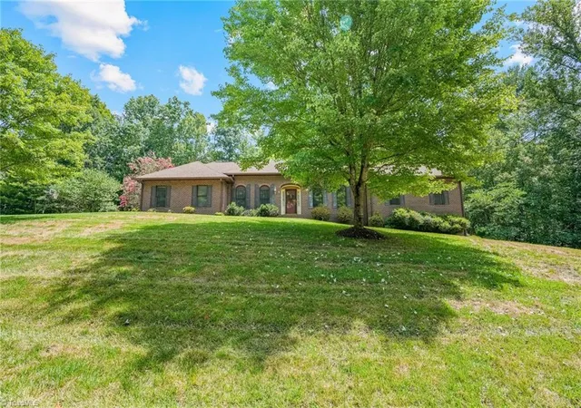 Photo 3 of Single family home for sale at 913 Colonial Hts, North Wilkesboro, NC 28659 | MLS# 1228037 | Listing updated on 2026-07-20