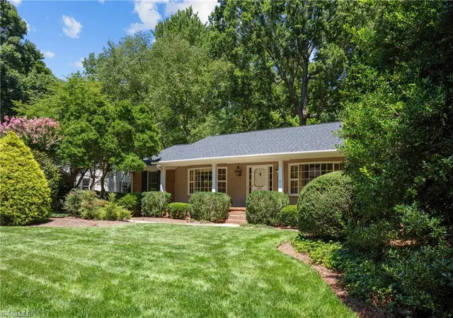 2nd image of 2922 Round Hill Rd, Greensboro, NC 27408 | MLS# 1230139