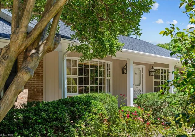3rd image of 2922 Round Hill Rd, Greensboro, NC 27408 | MLS# 1230139