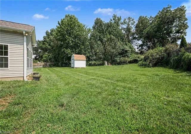 27th image of 180 Beeson Park Ct, Kernersville, NC 27284 | MLS# 1233190