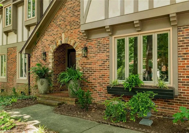 Photo 3 of Sale Pending at 2014 La Vista Dr, High Point, NC 27265 | MLS# 1229296 | Listing updated on 2026-08-27