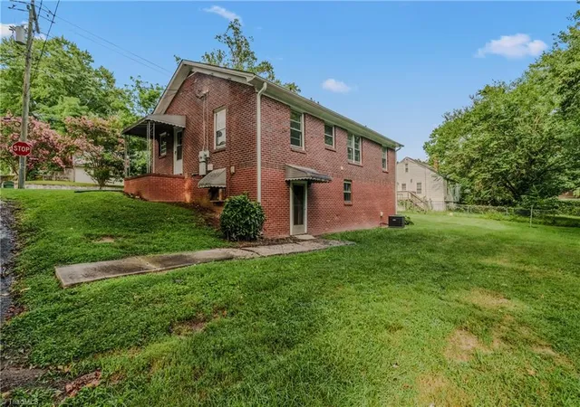 3rd image of 208 Linville Rd, Mount Airy, NC 27030 | MLS# 1228384