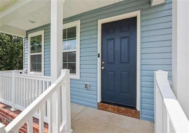Photo 4 of Single family home for sale at 127 Brookview Ct, Mocksville, NC 27028 | MLS# 1231072 | Listing updated on 2026-08-22