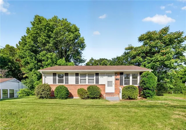 Photo 1 of Single family home for sale at 2546 Rosemary Dr, Winston Salem, NC 27105 | MLS# 1226620 | Listing updated on 2026-08-14