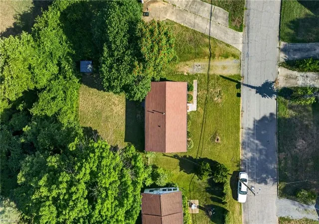 Photo 4 of Single family home for sale at 2546 Rosemary Dr, Winston Salem, NC 27105 | MLS# 1226620 | Listing updated on 2026-08-14