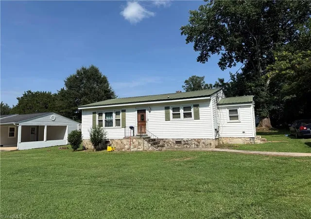 3rd image of 3364 Beavercreek Rd, Randleman, NC 27317 | MLS# 1232881
